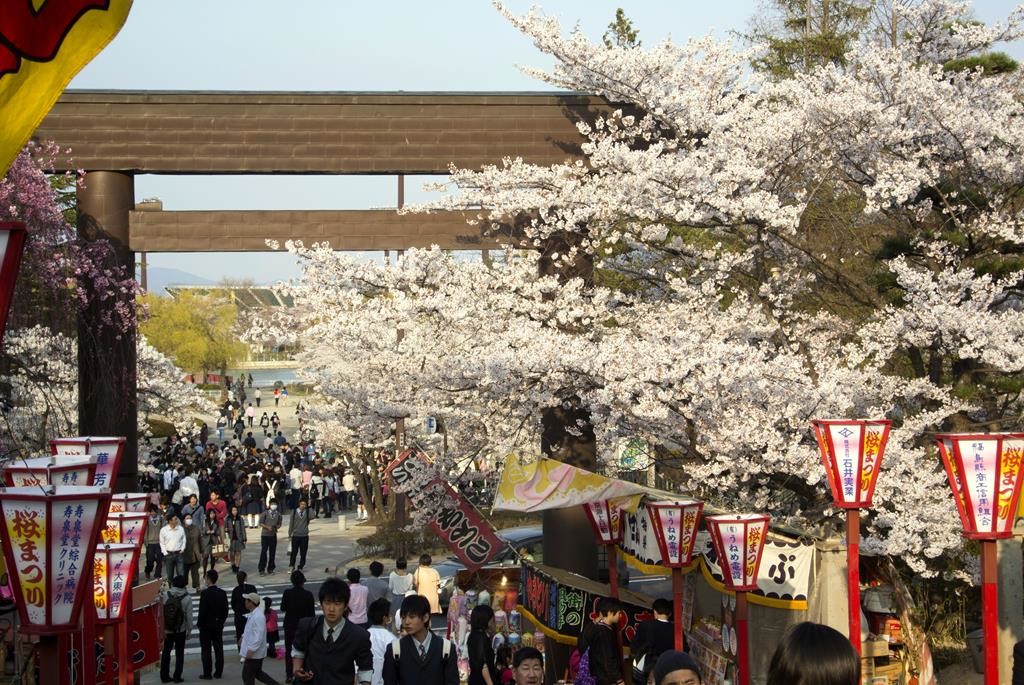 2015 Calendar 04 April